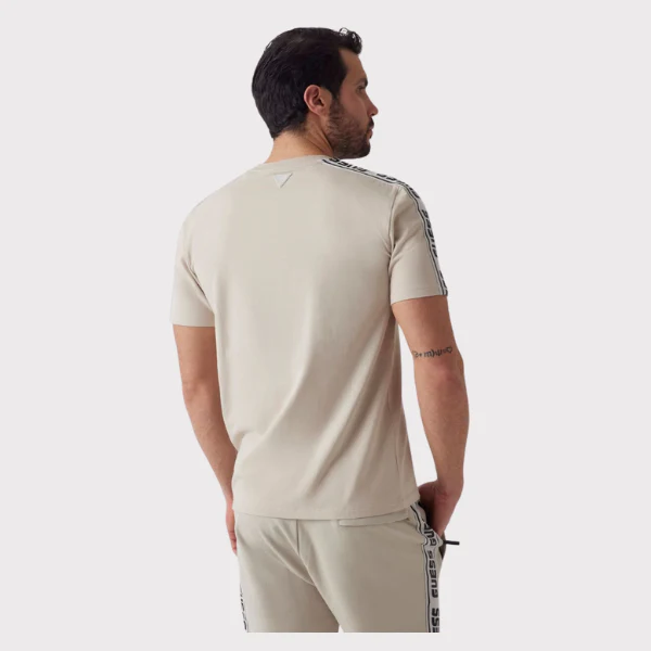 CAMISETA GUESS ARLO CN HOMBRE - Image 3