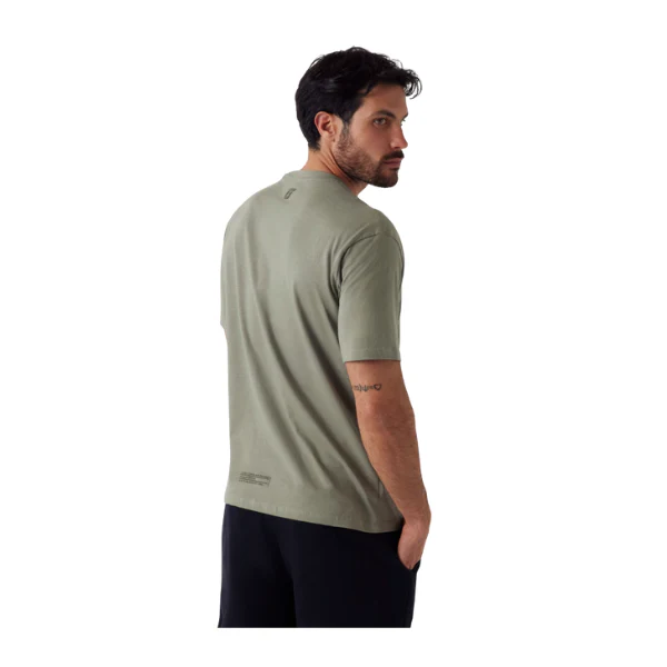 CAMISETA GUESS AZHA CN OVER HOMBRE - Image 3