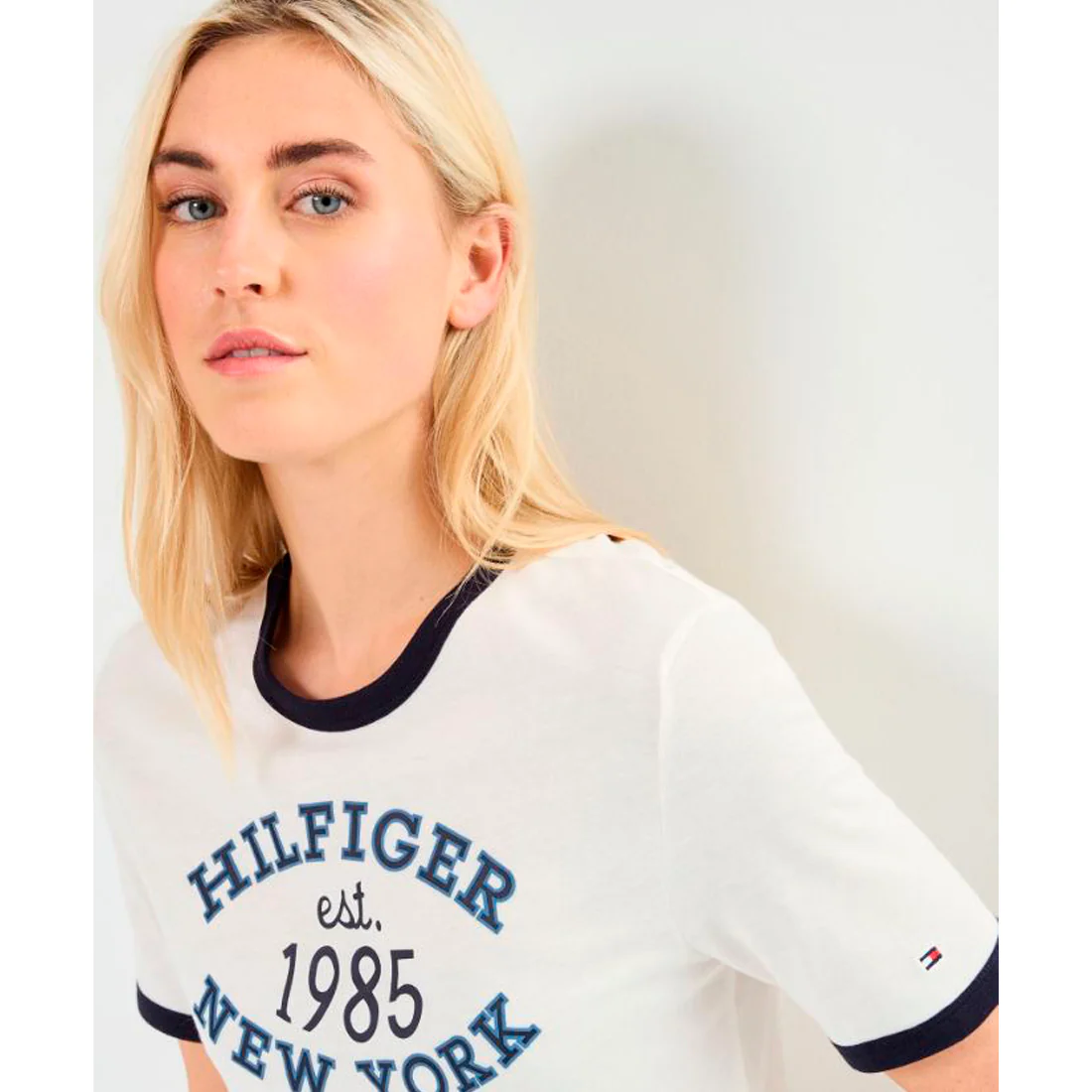 CAMISETA TOMMY HILFIGER  VARSITY RINGER MUJER - Image 2