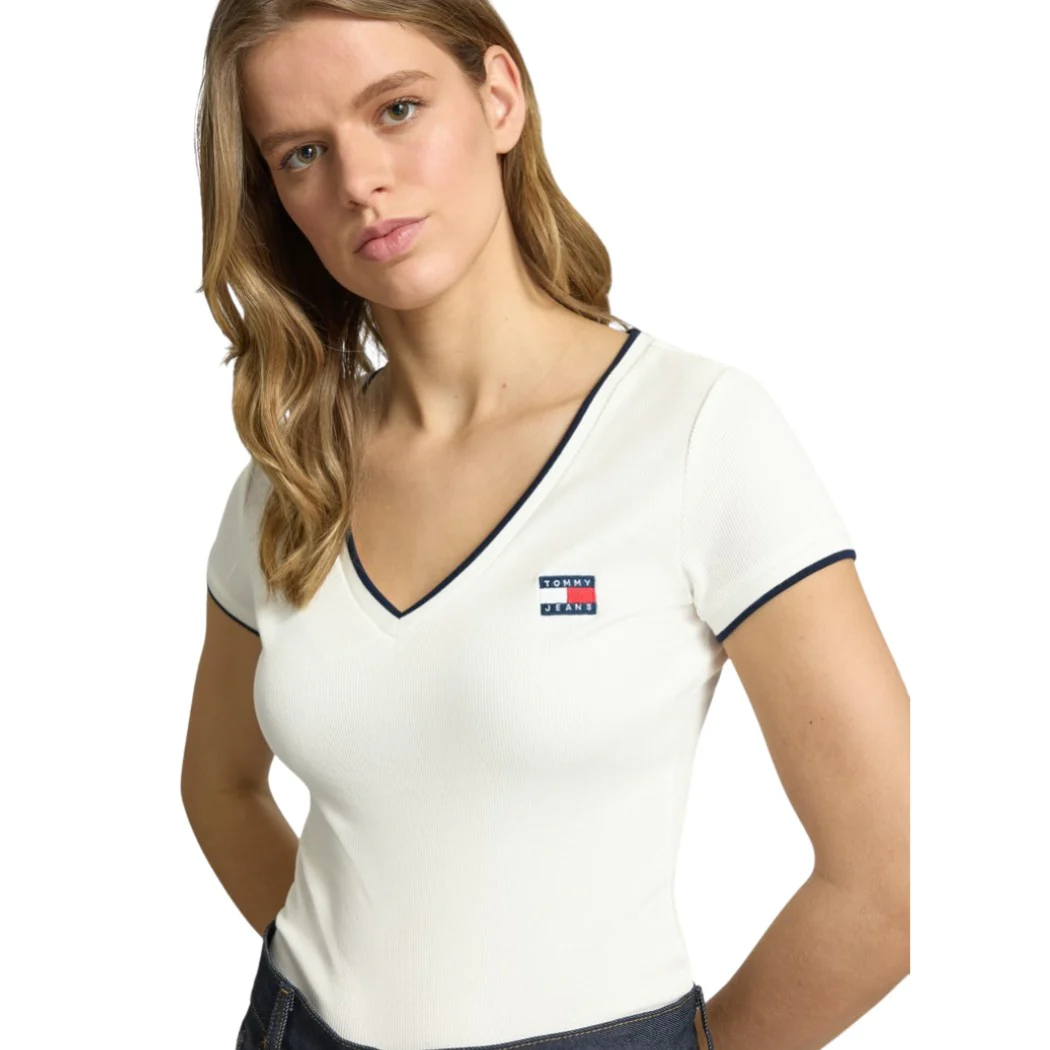 CAMISETA TOMMY JEANS SLIM BADGE MUJER - Image 3